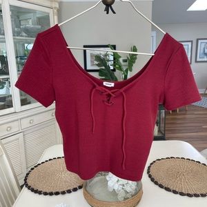 Burgundy cropped short sleeve shirt